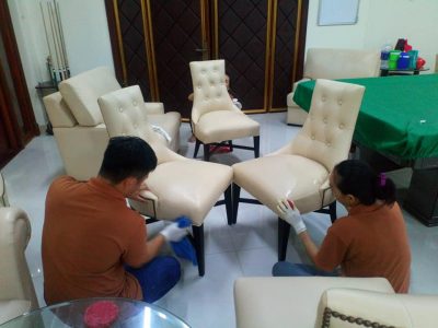 dịch-vụ-vệ-sinh-ghế-da-nha-hàng