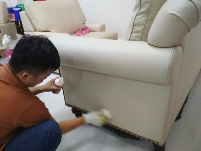 dịch-vụ-vệ-sinh-ghế-sofa-da-thật