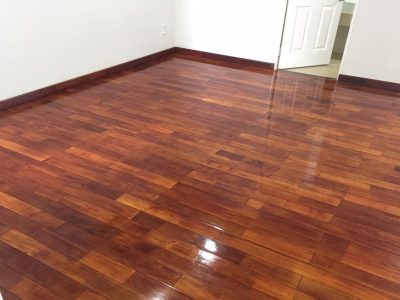 dịch-vụ-đánh-bóng-sàn-gô-căm-xe-tự-nhiên