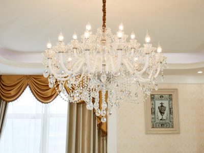 dịch-vụ-vệ-sinh-đèn-chùm-nhà-ở-biệt-thự